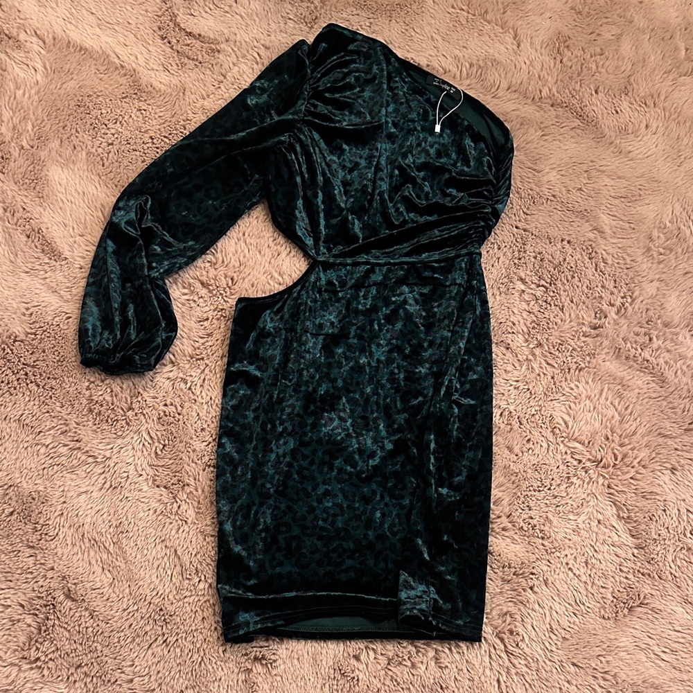 Elegant Velvet One-Shoulder Dress